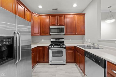 1034 Reserve Way Indianapolis IN 46220