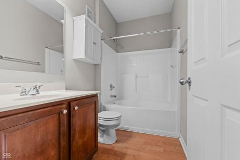 1034 Reserve Way Indianapolis IN 46220