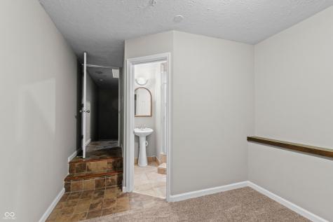1034 Reserve Way Indianapolis IN 46220