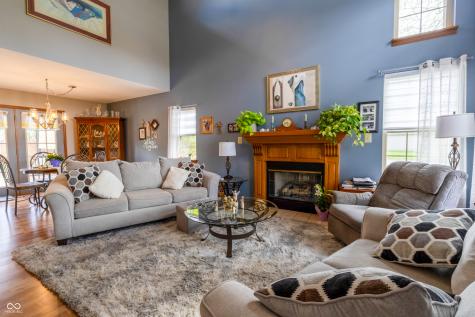 6006 Regency Drive Columbus IN 47203