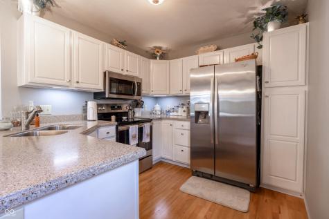 6006 Regency Drive Columbus IN 47203