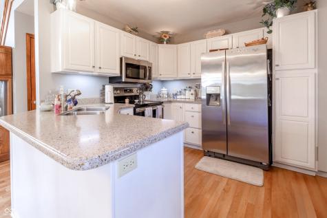 6006 Regency Drive Columbus IN 47203