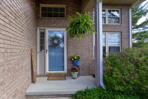 6006 Regency Drive Columbus IN 47203