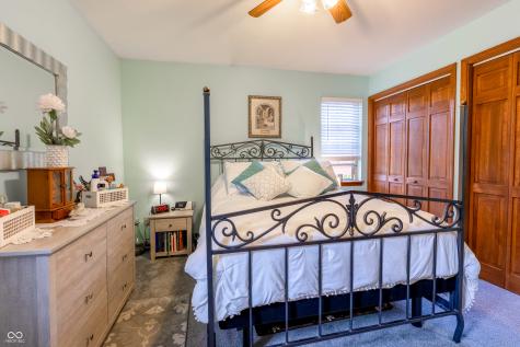 6006 Regency Drive Columbus IN 47203
