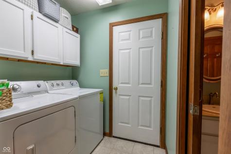 6006 Regency Drive Columbus IN 47203