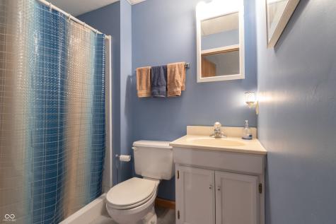 6006 Regency Drive Columbus IN 47203
