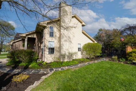6006 Regency Drive Columbus IN 47203