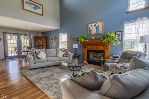 6006 Regency Drive Columbus IN 47203