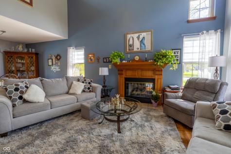 6006 Regency Drive Columbus IN 47203