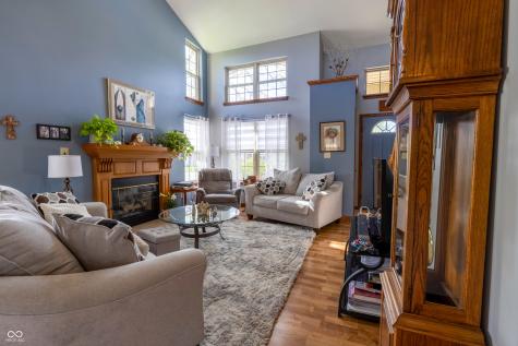 6006 Regency Drive Columbus IN 47203