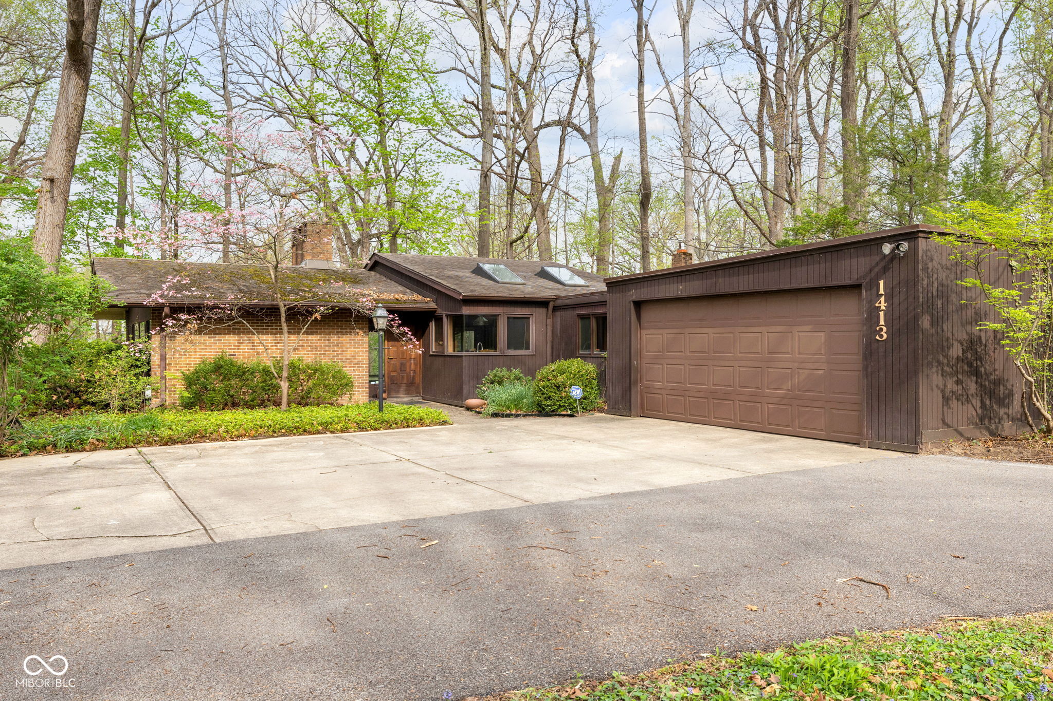 1413 W 52nd Street Indianapolis IN 46228