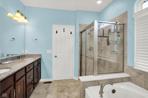 1266 Colinbrook Circle Greenwood IN 46143