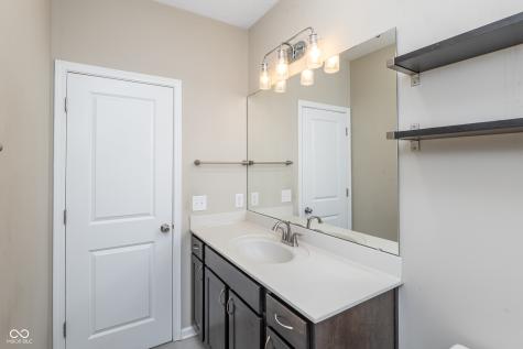 9124 Hawkins Road Indianapolis IN 46216