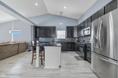 4353 W Parkway Court New Palestine IN 46163