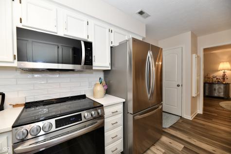 5668 Misty Ridge Circle Indianapolis IN 46237