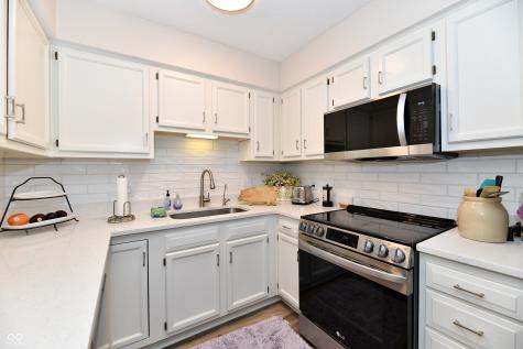 5668 Misty Ridge Circle Indianapolis IN 46237