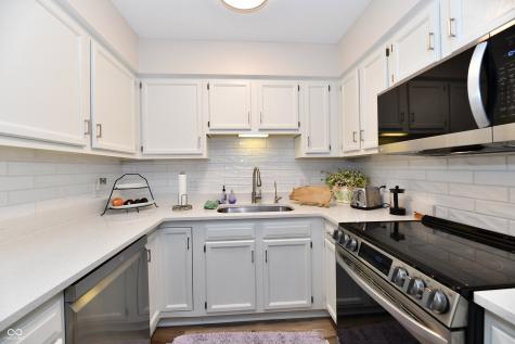 5668 Misty Ridge Circle Indianapolis IN 46237