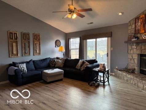 6045 Arlington Way Indianapolis IN 46237