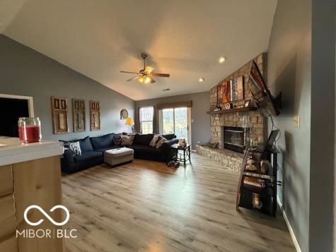 6045 Arlington Way Indianapolis IN 46237