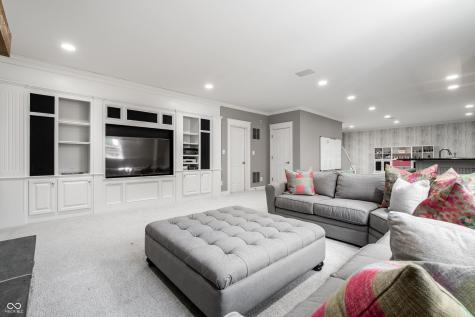 25 Monahan Road Zionsville IN 46077