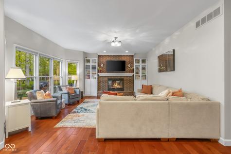 6075 Chinkapin Drive Columbus IN 47201