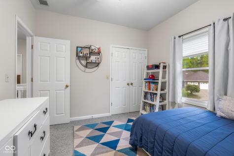6075 Chinkapin Drive Columbus IN 47201