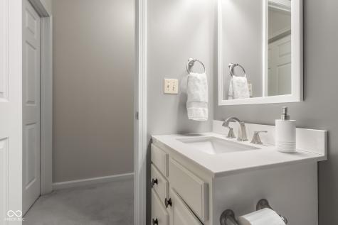 6075 Chinkapin Drive Columbus IN 47201