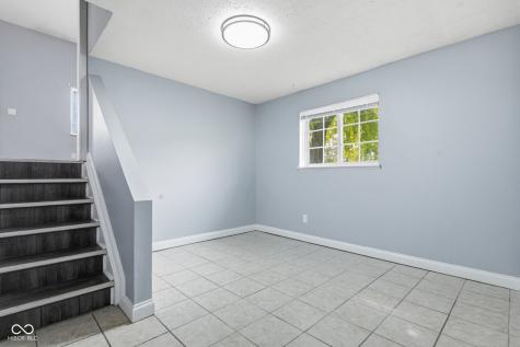 8312 Devonshire Road Columbus IN 47201
