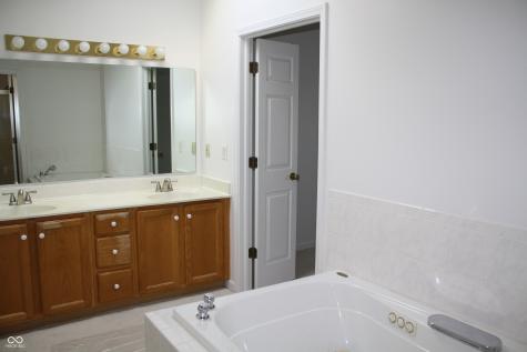 10720 Midnight Drive Indianapolis IN 46239