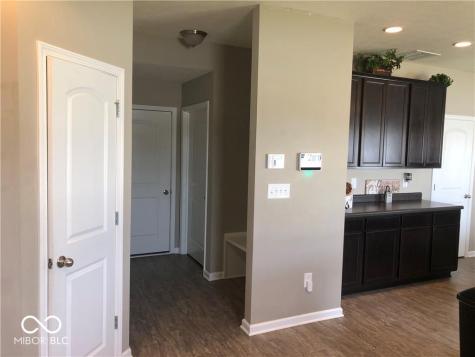9122 Hemingway Drive Indianapolis IN 46239