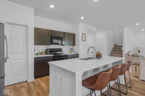 4042 Sedgewick Lane Columbus IN 47201