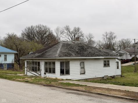 1004 N Washington Street Bicknell IN 47512
