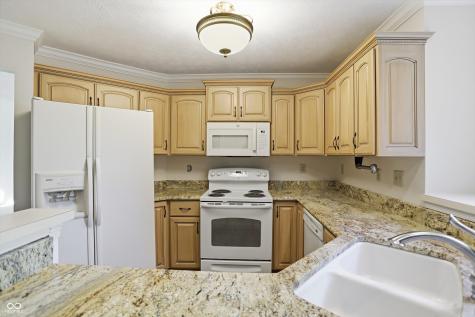 8942 Pine Tree Boulevard Indianapolis IN 46256