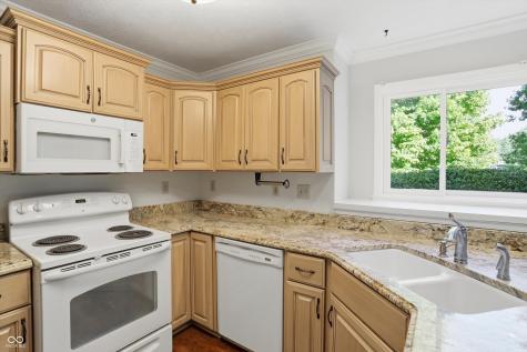 8942 Pine Tree Boulevard Indianapolis IN 46256