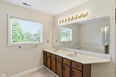 8942 Pine Tree Boulevard Indianapolis IN 46256