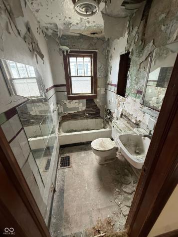1512 Walton Street Anderson IN 46016