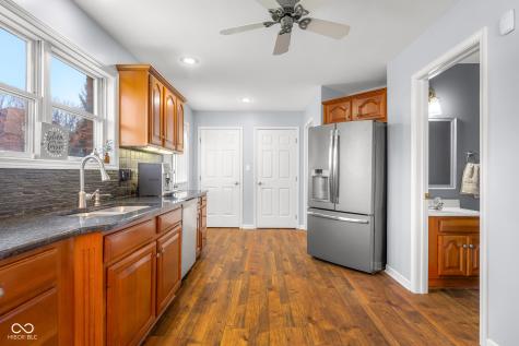 2521 Apple Blossom Lane Columbus IN 47201