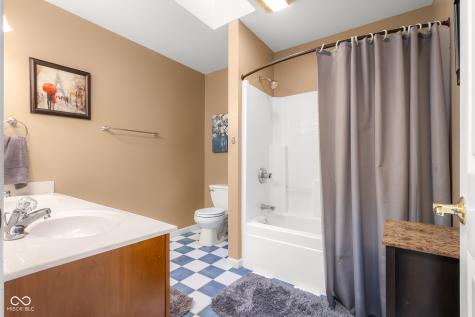 2521 Apple Blossom Lane Columbus IN 47201