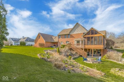 2521 Apple Blossom Lane Columbus IN 47201