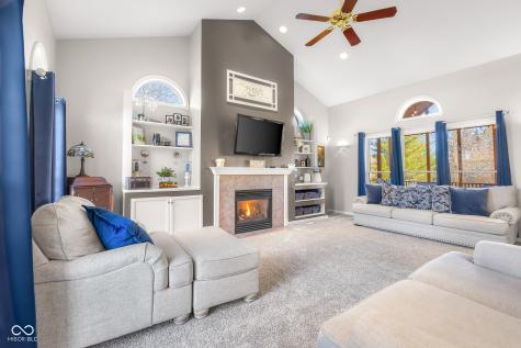 2521 Apple Blossom Lane Columbus IN 47201