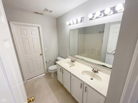 6767 Woodcliff Circle Zionsville IN 46077