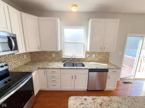 6767 Woodcliff Circle Zionsville IN 46077