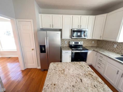 6767 Woodcliff Circle Zionsville IN 46077