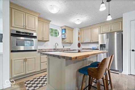 9039 Ripon Court Indianapolis IN 46268