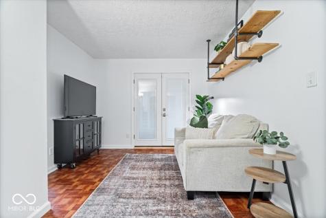 9039 Ripon Court Indianapolis IN 46268