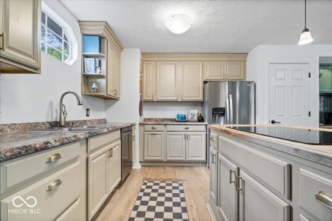9039 Ripon Court Indianapolis IN 46268