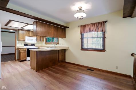 35 Village Court Zionsville IN 46077