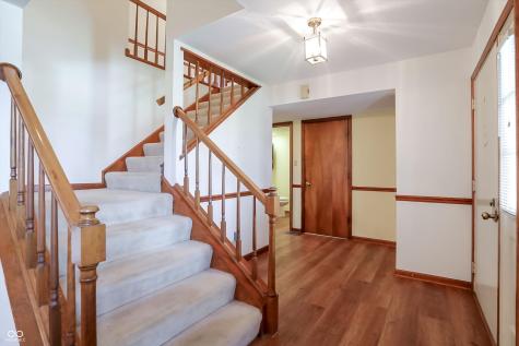 35 Village Court Zionsville IN 46077
