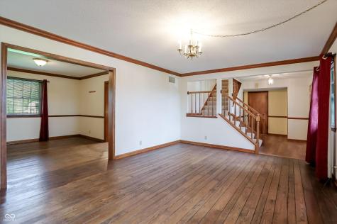 35 Village Court Zionsville IN 46077