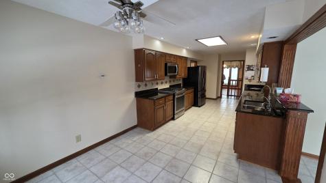 6563 Kings Court Avon IN 46123